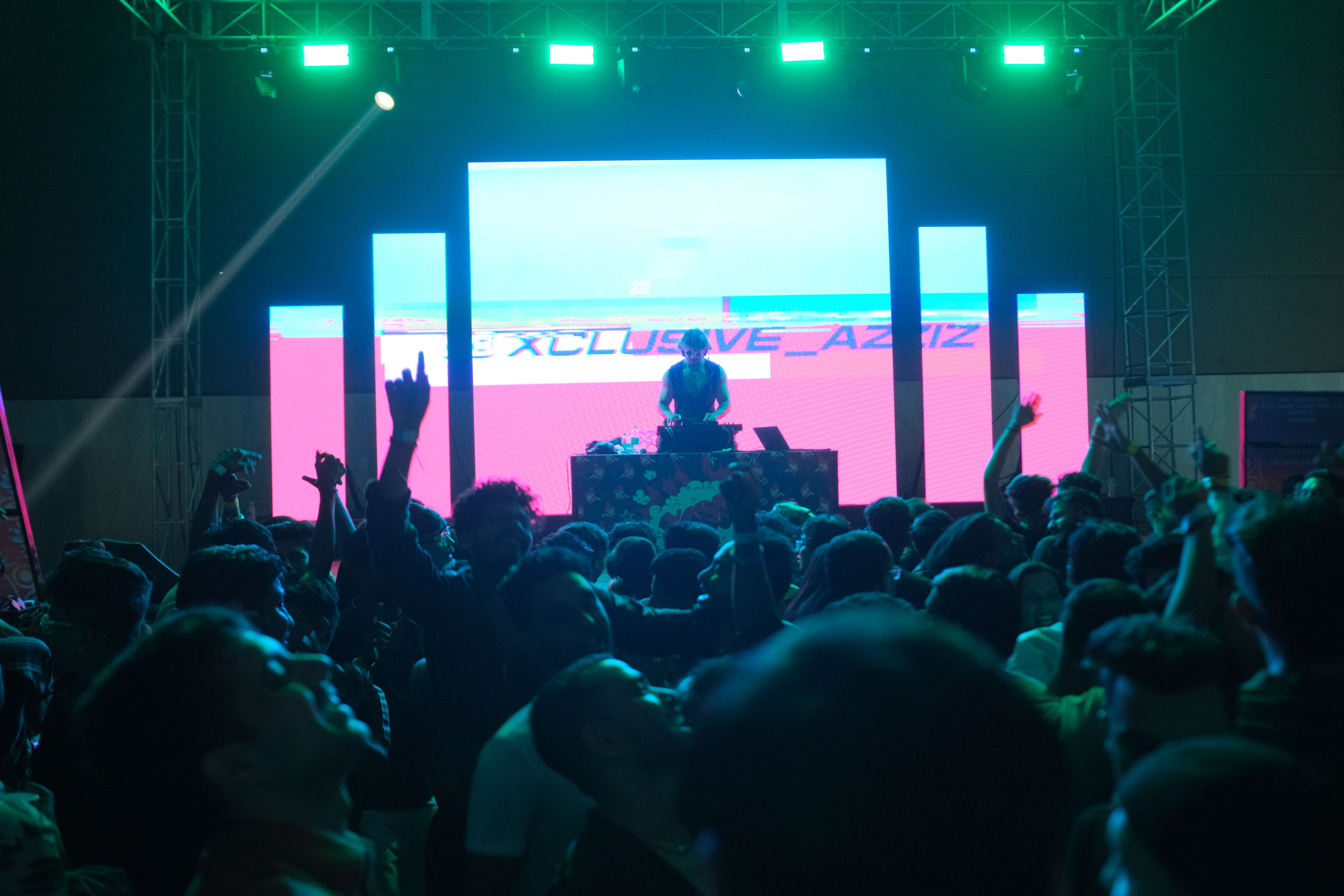 Home Page The vibe Section